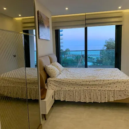 Flat On The First Line With Sea View In Konak Tower Apartment